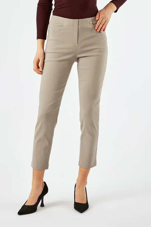 Robell Bella 09 p 7/8 trousers with front and back pockets in Beige 51557 14