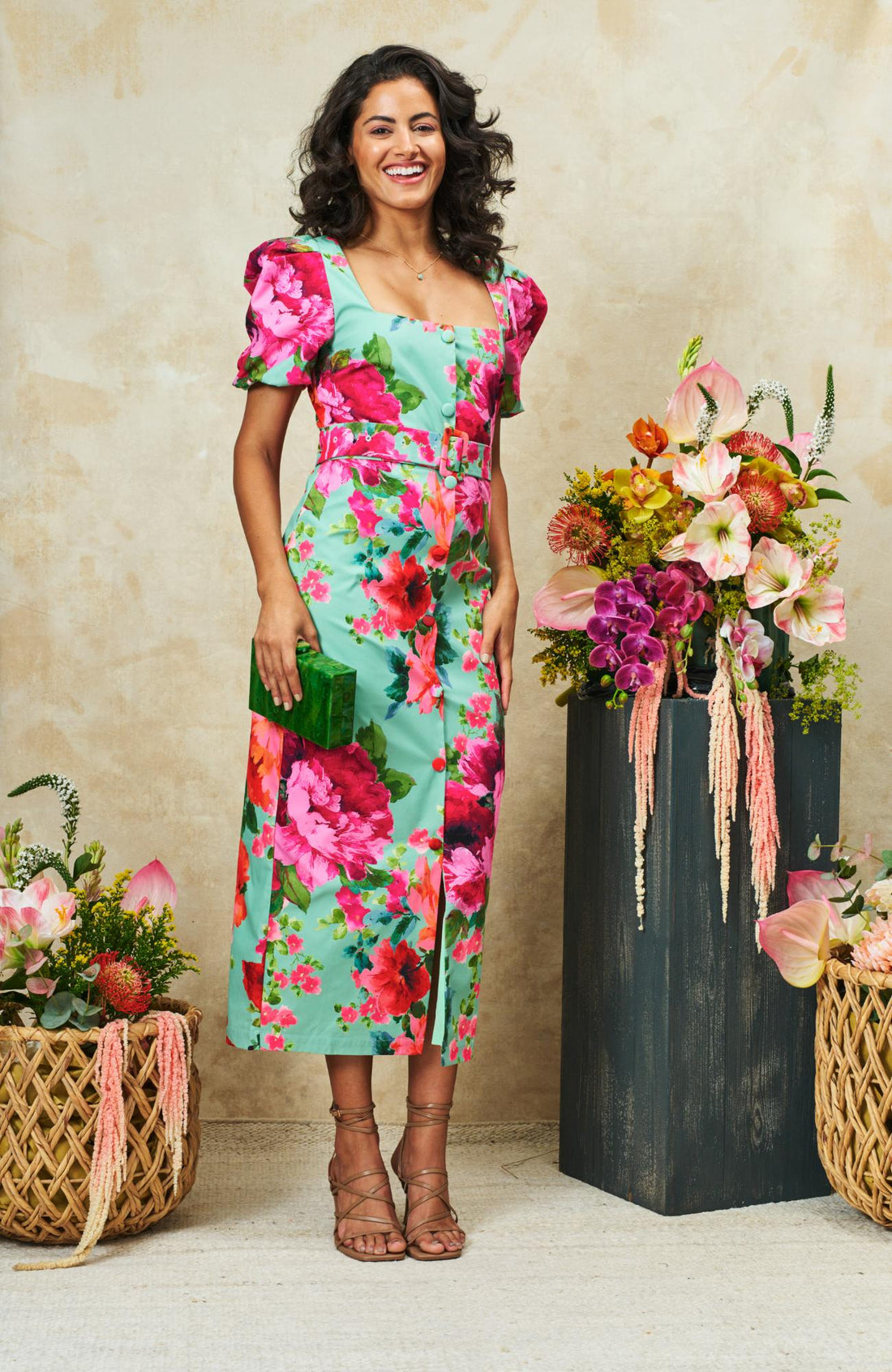 Hope & Ivy The Rowena Puff Sleeve Sweetheart Neckline Pencil Dress
