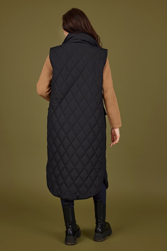 Normann Longline Lightly Quilted Gilet Black 327 4524