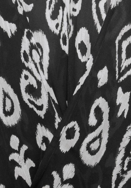 Cecil Summer Cape in Black and White ornamental print 580746