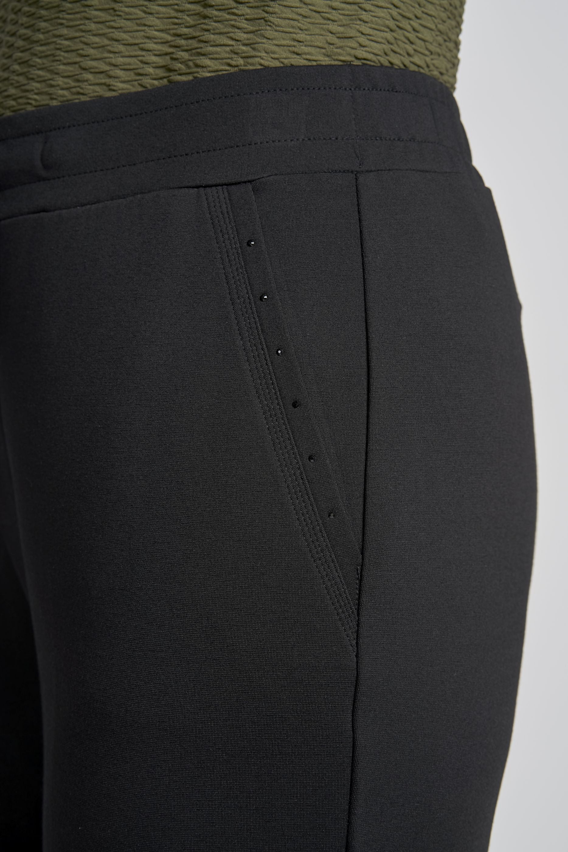 Pinns Straight Leg Relaxed trousers with gemstone pockets 705T