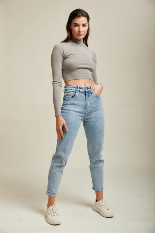 Toxic Mom Fit Light Wash Jean