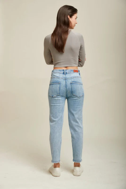 Toxic Mom Fit Light Wash Jean