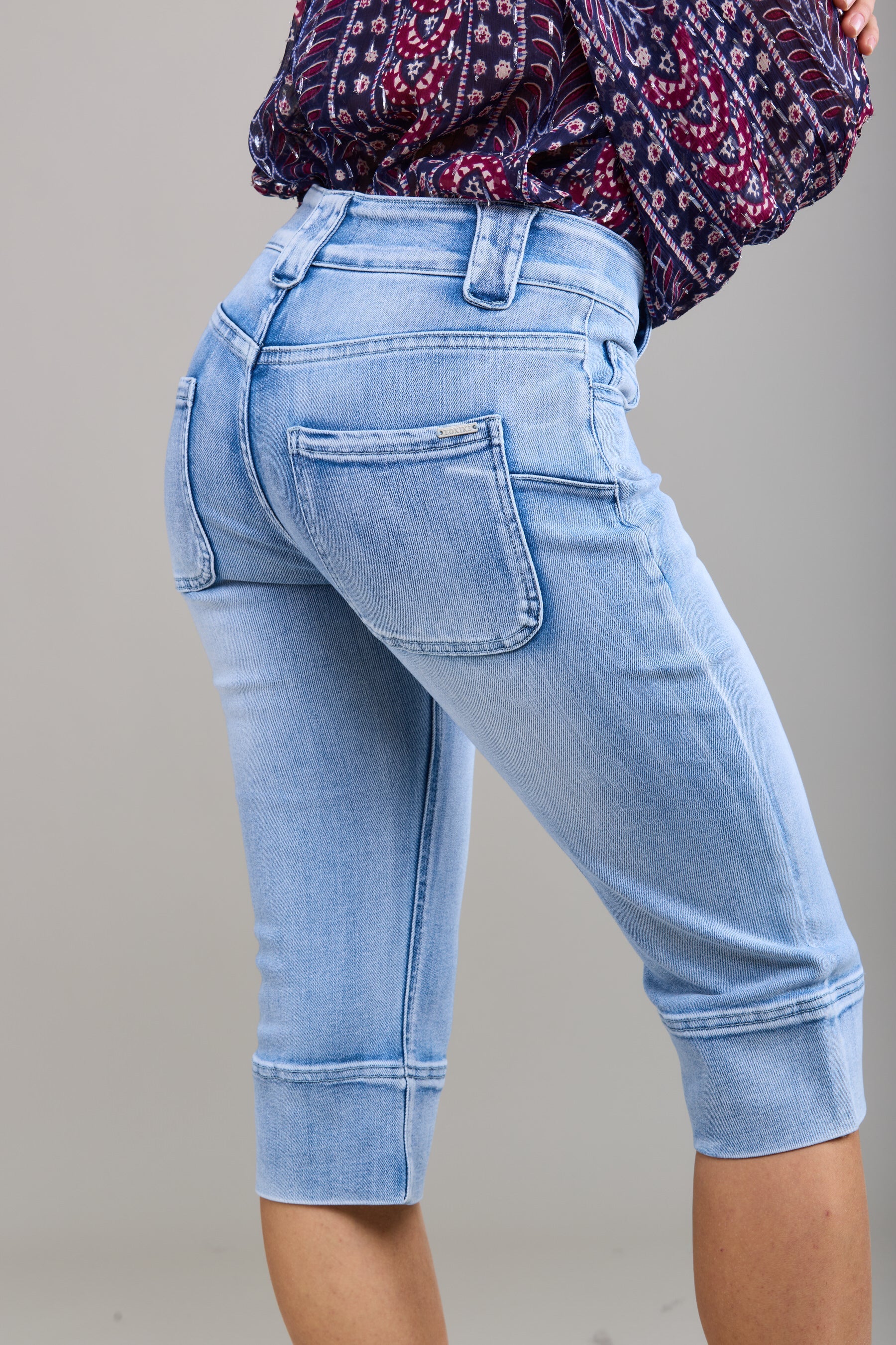 Toxic Light Demin Capri Jeans A1615