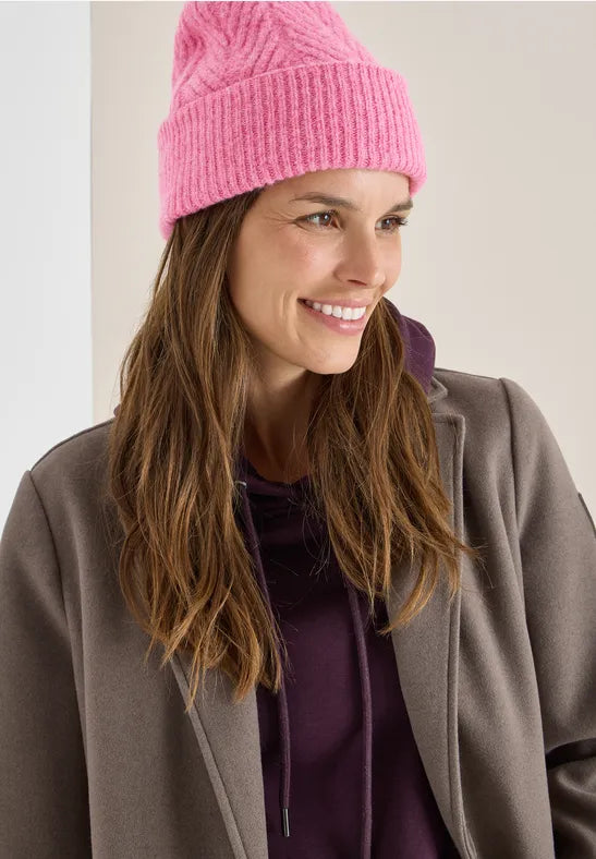 Cecil cable knit hat in Blossom or Beige 572941