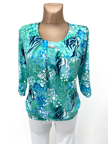Yew Round neck top with 3/4 sleeve and wide waistband