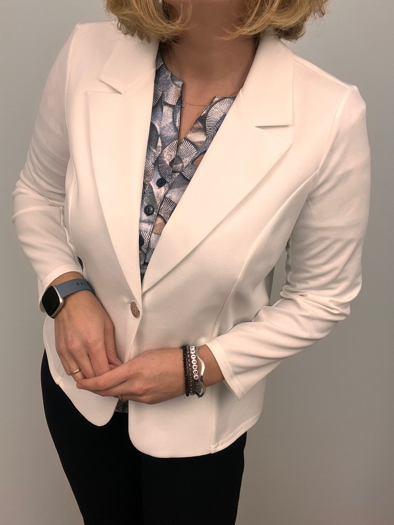 Dorothy single breast jacket in all colours