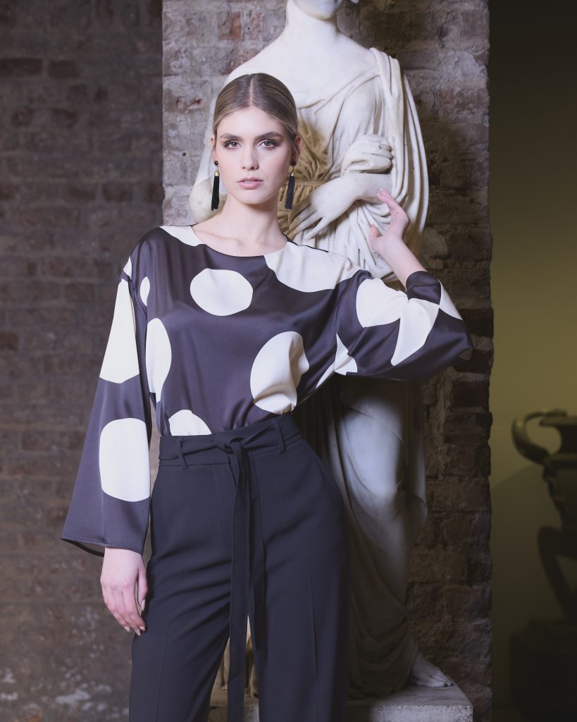 Kate Cooper Silky Round ~neck Spot Blouse Kcaw24112