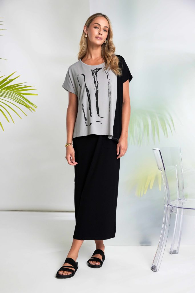 Naya Placement print top with Angle hem Nas26119