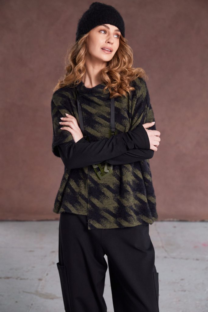 Naya Houndstooth knit high neck top in moss and Black Naw25244