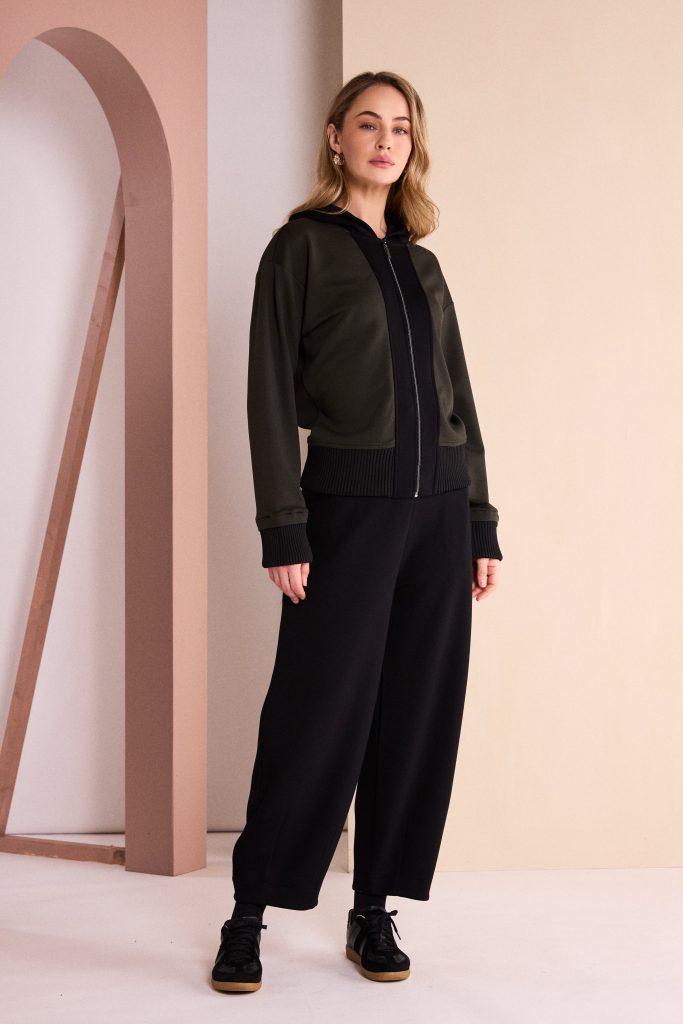 Naya Barrel Leg trousers in Soft heavy Jersey with tapered hem Naw26144