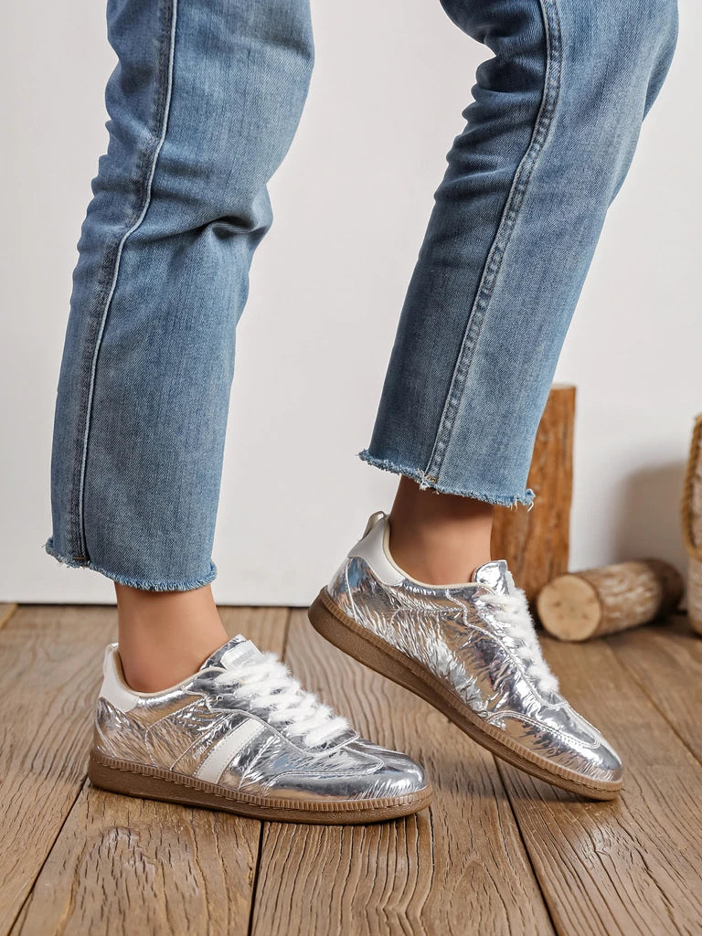 Metallic trainers Silver and White
