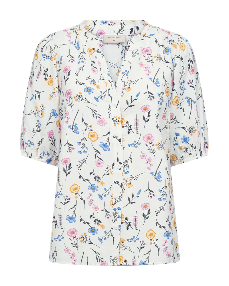 FreeQuent MOLLI shirt in pretty flower print. Yellow or Khaki