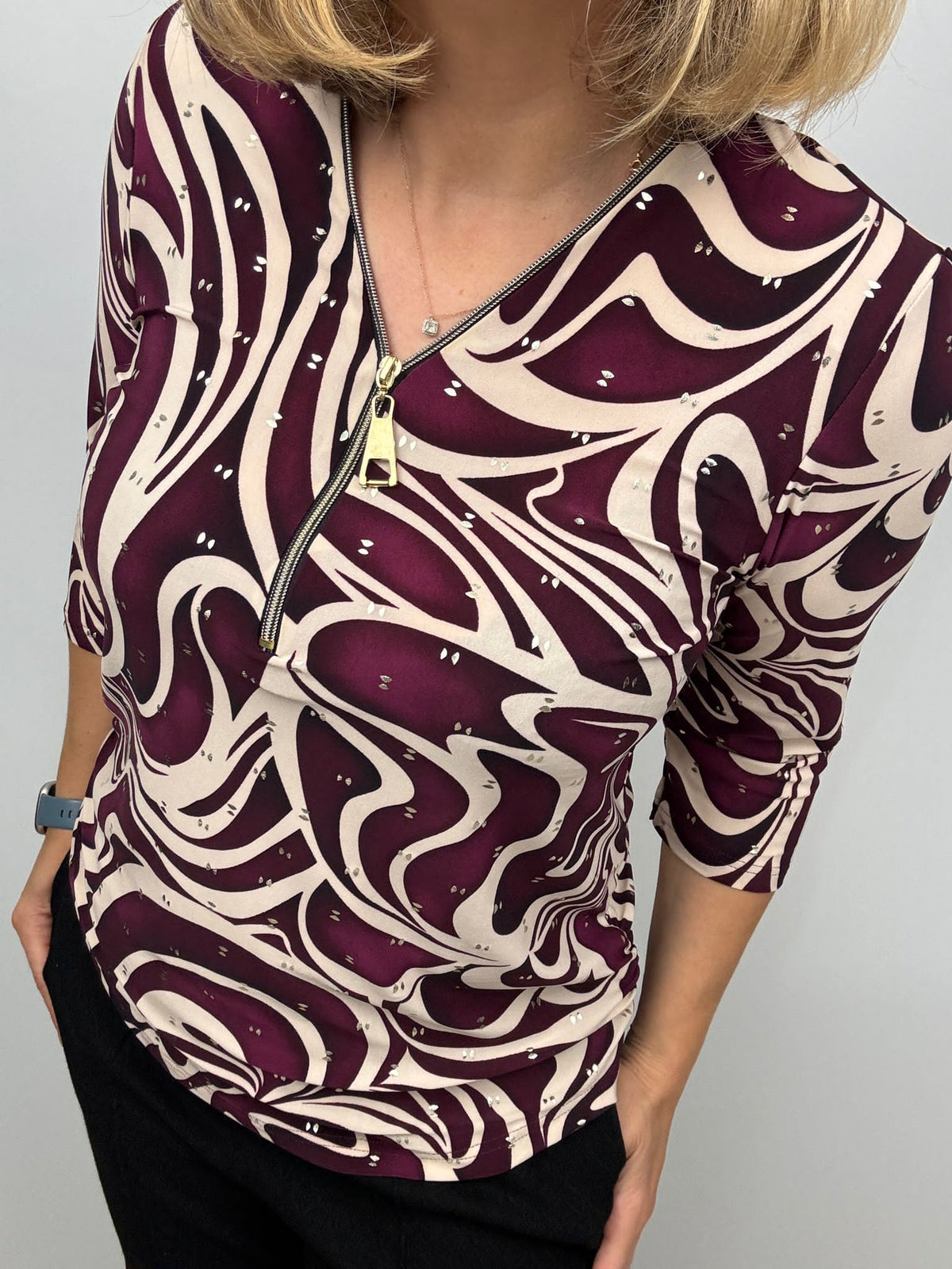Ilona 3/4 sleeve Zip Top in Burgundy print Zipaw26 7