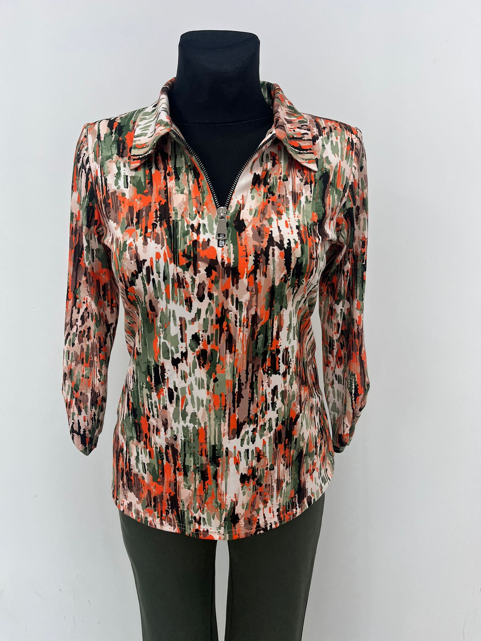 Yew Top in Warm Autumn Shades with Collar and 1/4 zip .