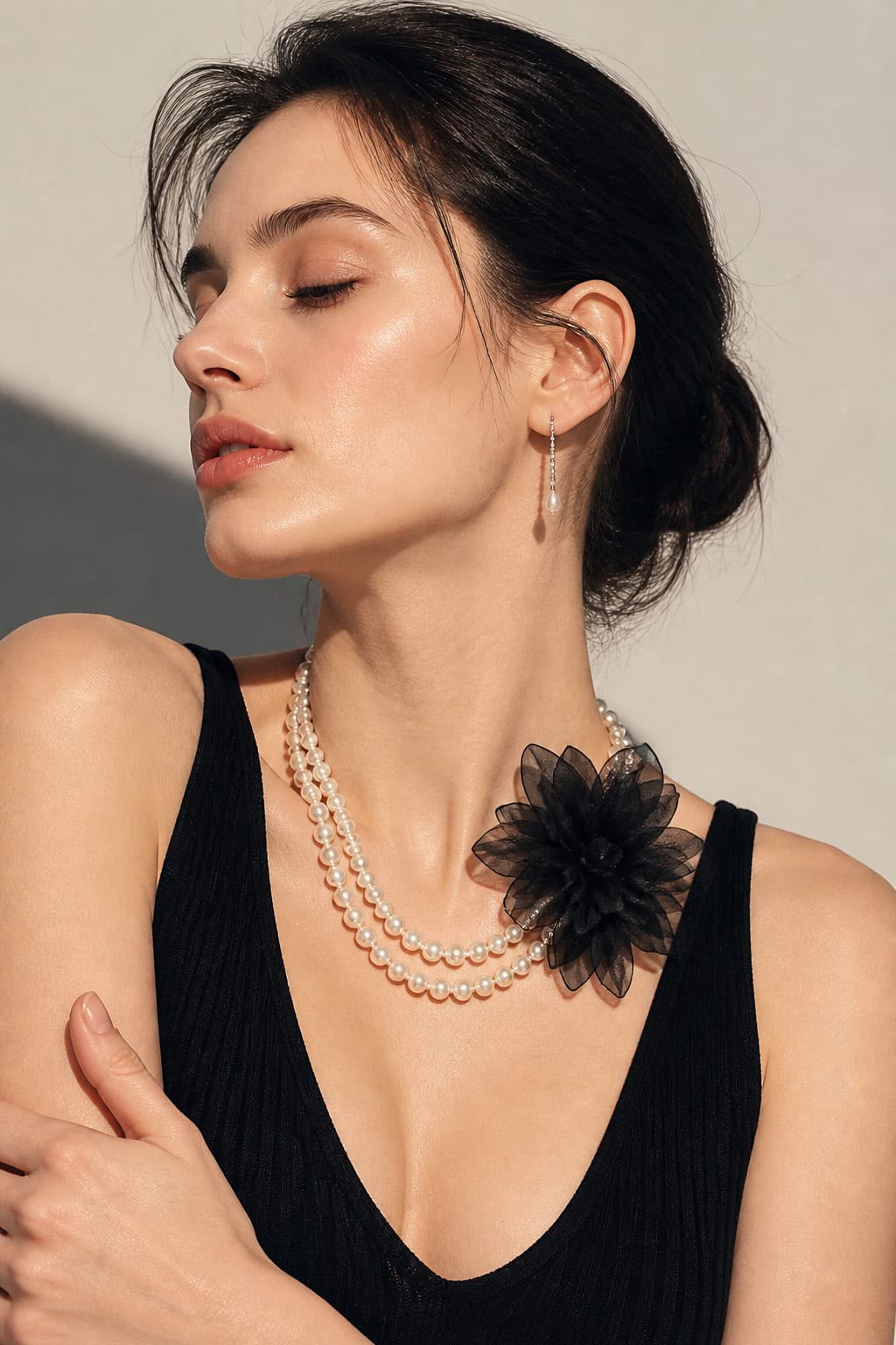 Double-Strand Pearl-Effect Necklace with Burgundy Flower corsage