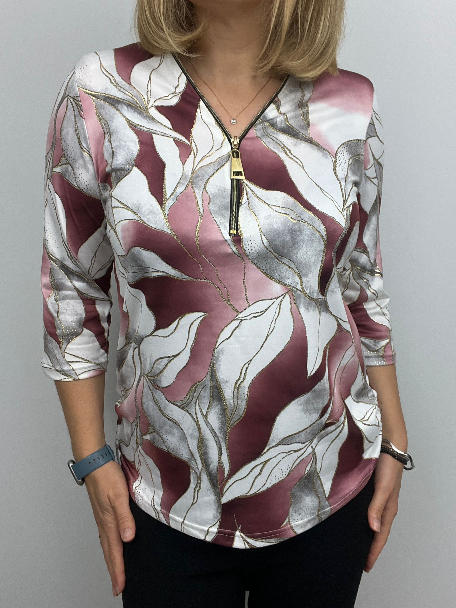 Ilona Burgundy and White 3/4 sleeve Zip Top Zip25 28