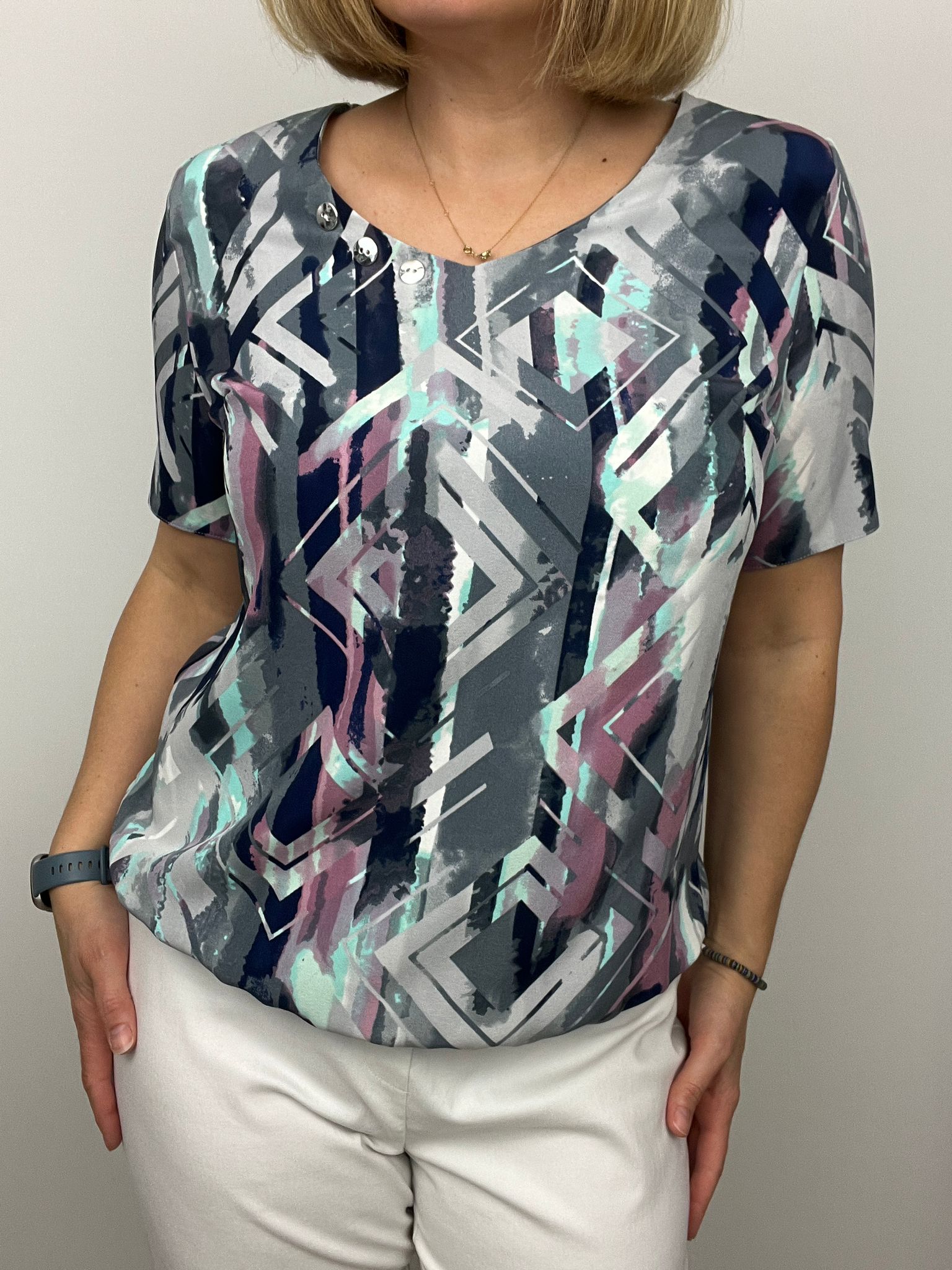 Ilona V neck top with 3 Button detail