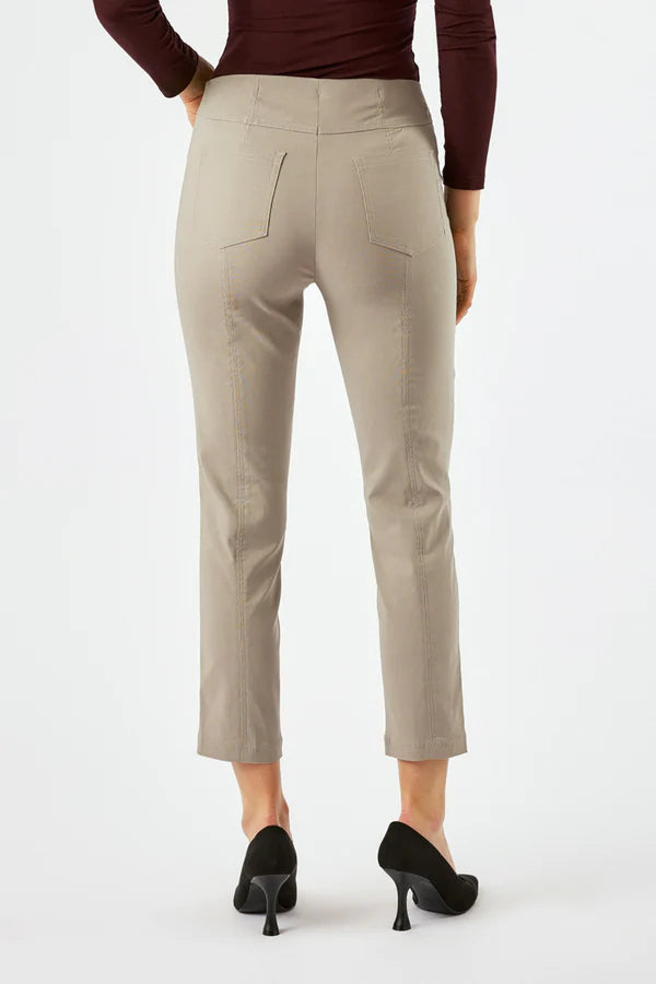 Robell Bella 09 p 7/8 trousers with front and back pockets in Beige 51557 14