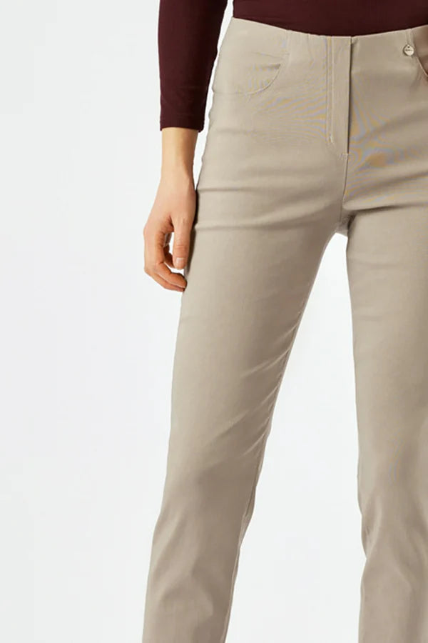 Robell Bella 09 p 7/8 trousers with front and back pockets in Beige 51557 14