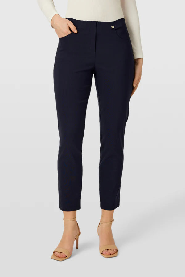 Robell Bella 09 P 7/8 trousers with front and back pockets Navy 51557 69