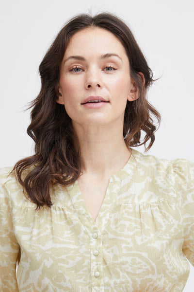 Fransa Cotton short sleeve blouse in neutral print