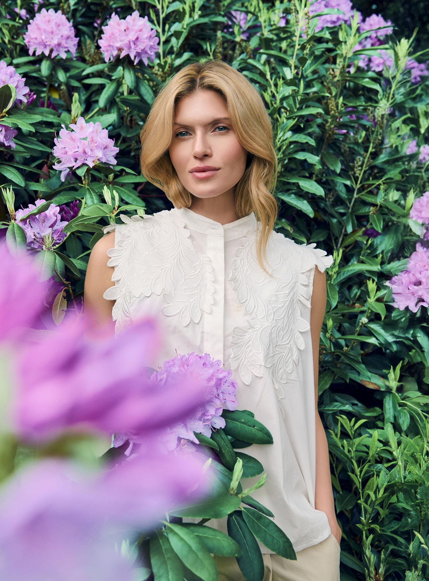 Noen White Embroidered Shoulder Sleeveless Top 86304