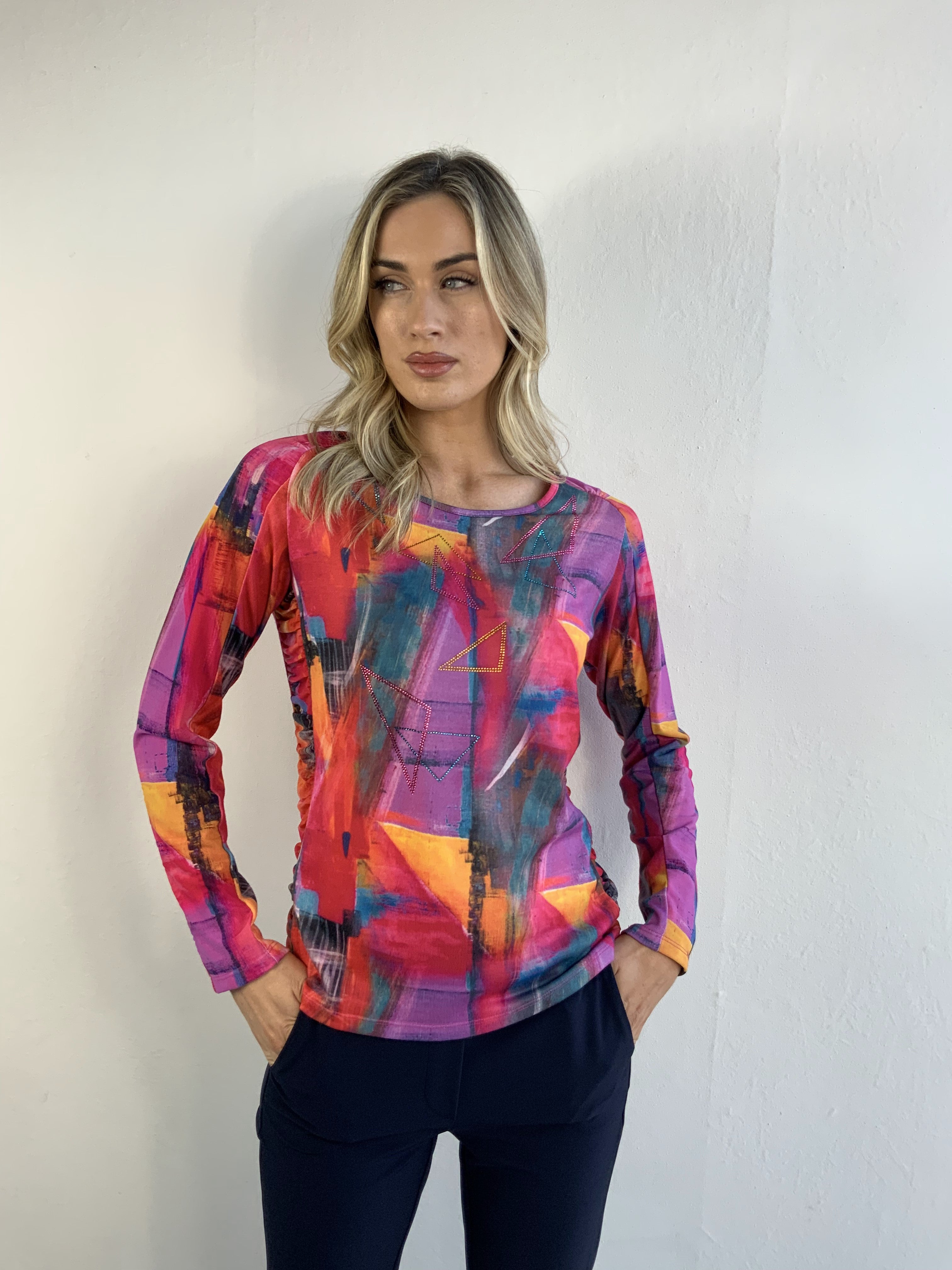 Libra Vibrant print top with Ruched sides and mesh sleeves Lt1953