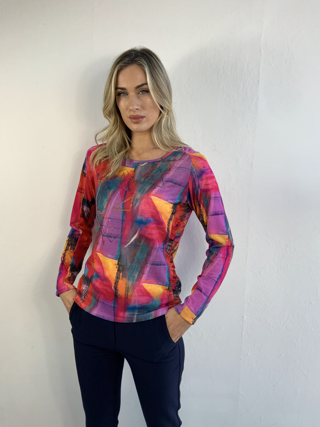 Libra Vibrant print top with Ruched sides and mesh sleeves Lt1953