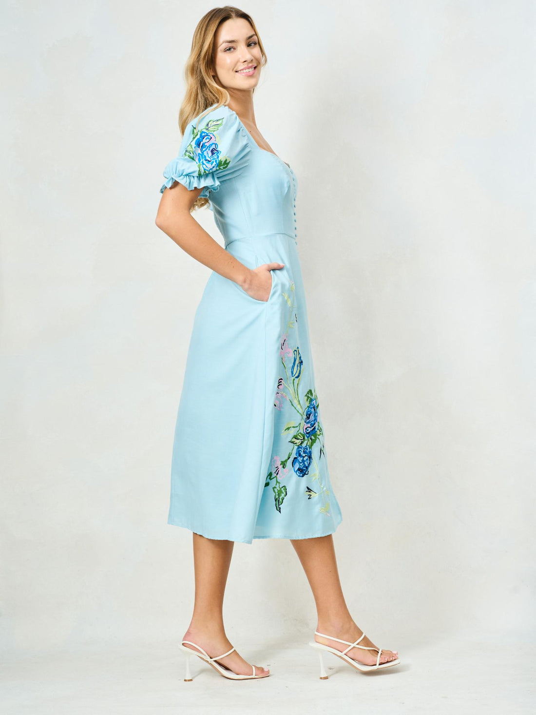 Hope & Ivy Lacey V-Neck Full Skirt Tea Dress With Puff Sleeves  DBiggins