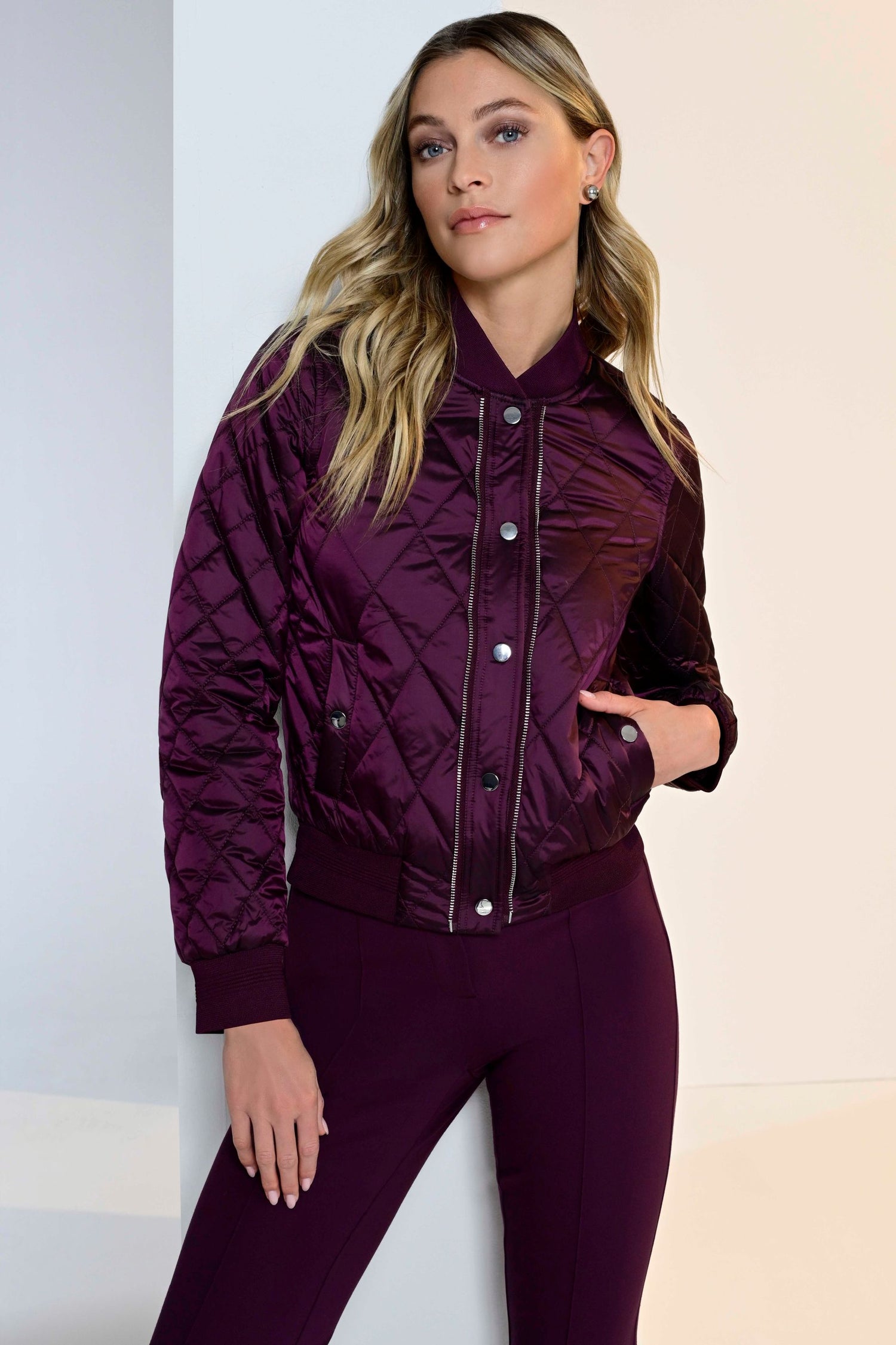 Icona Short Quilted Jacket in Rich Plum  67351