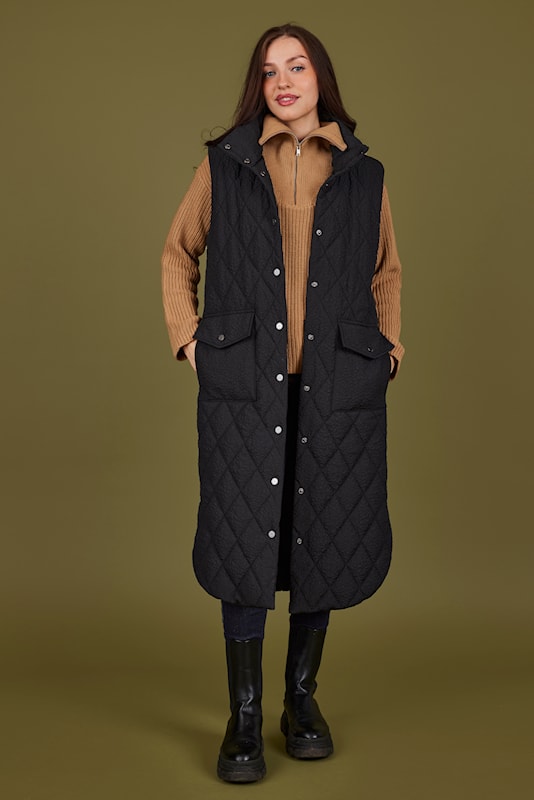 Normann Longline Lightly Quilted Gilet Black 327 4524