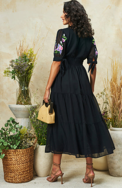 Hope &amp; Ivy April Black embroidered V-Neck Midi Dress With Tiered Skirt