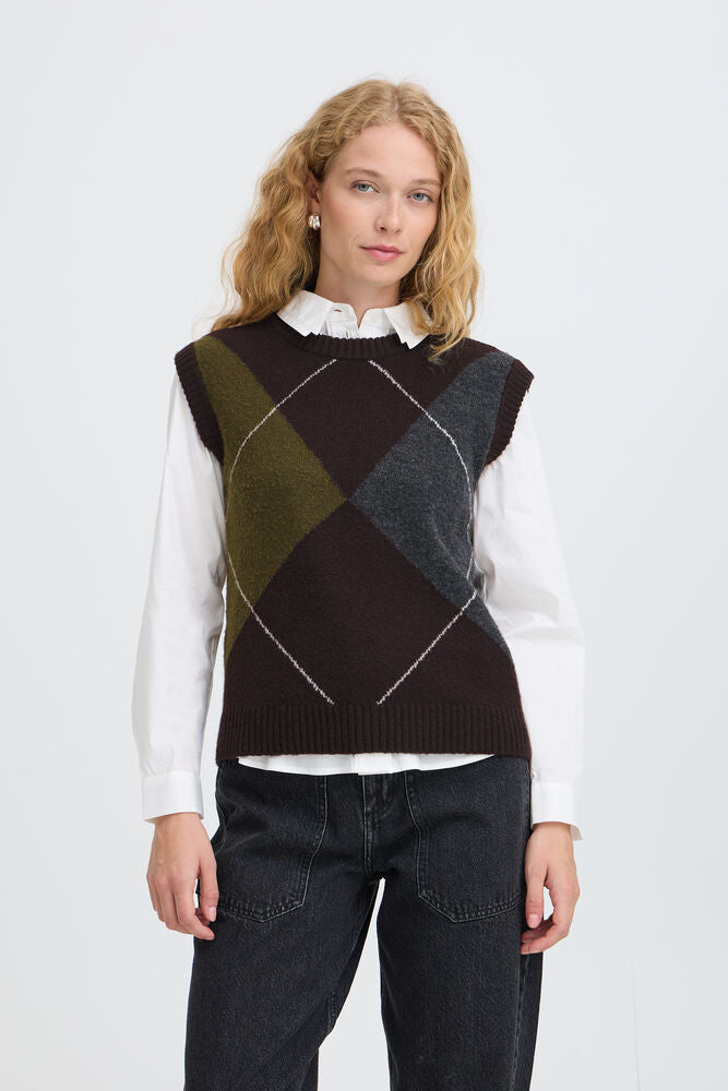 Byoung Argyle round neck sleeveless knit in Green and Brown print  20819497