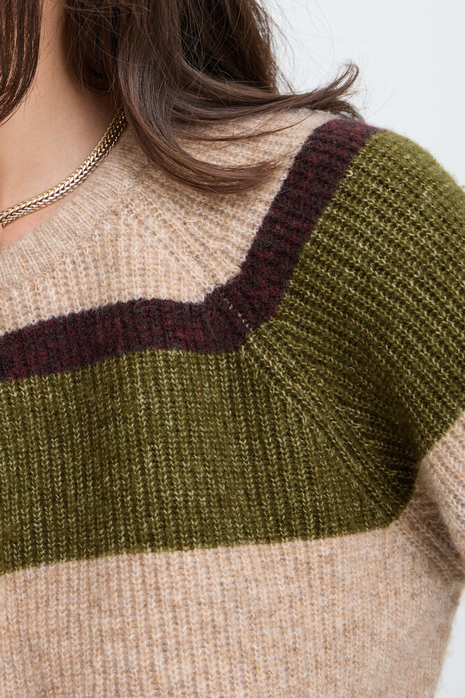 Byoung Round Neck Jumper in Avocado Green or Beige Stripe  20819114