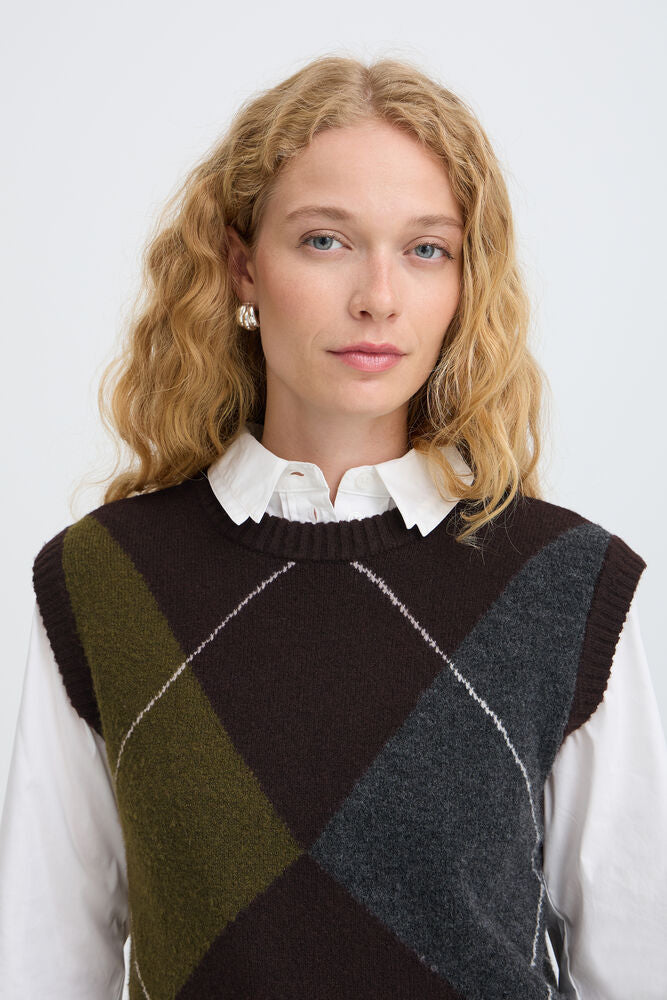Byoung Argyle round neck sleeveless knit in Green and Brown print  20819497