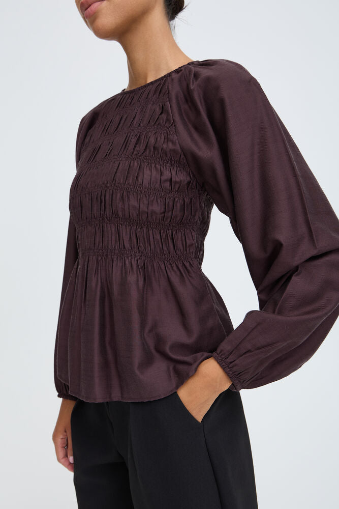 Byoung Shirred Blouse in Fudge 20819718