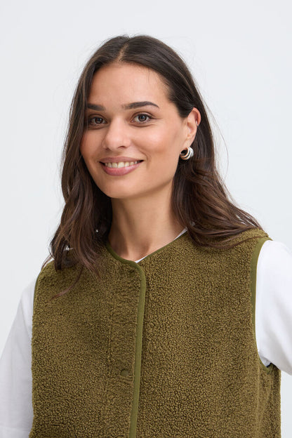 Byoung Teddy Gilet with pockets in Avocado green 20819465 Green