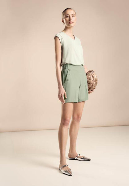 Street One Bermuda shorts with gold button detail 377724