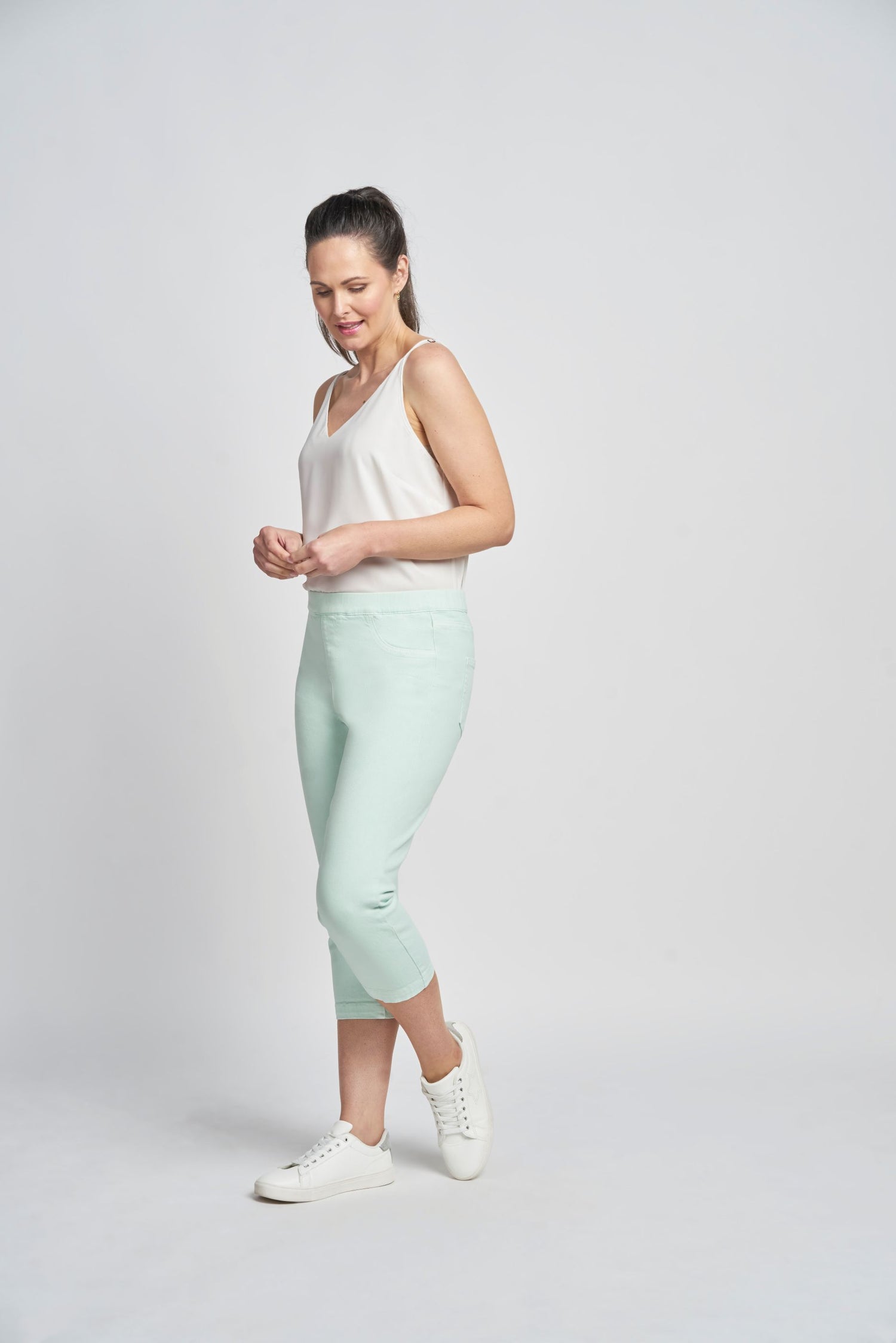 Pinns Stretch Crop Denim in White, Blue Mint green. 580c