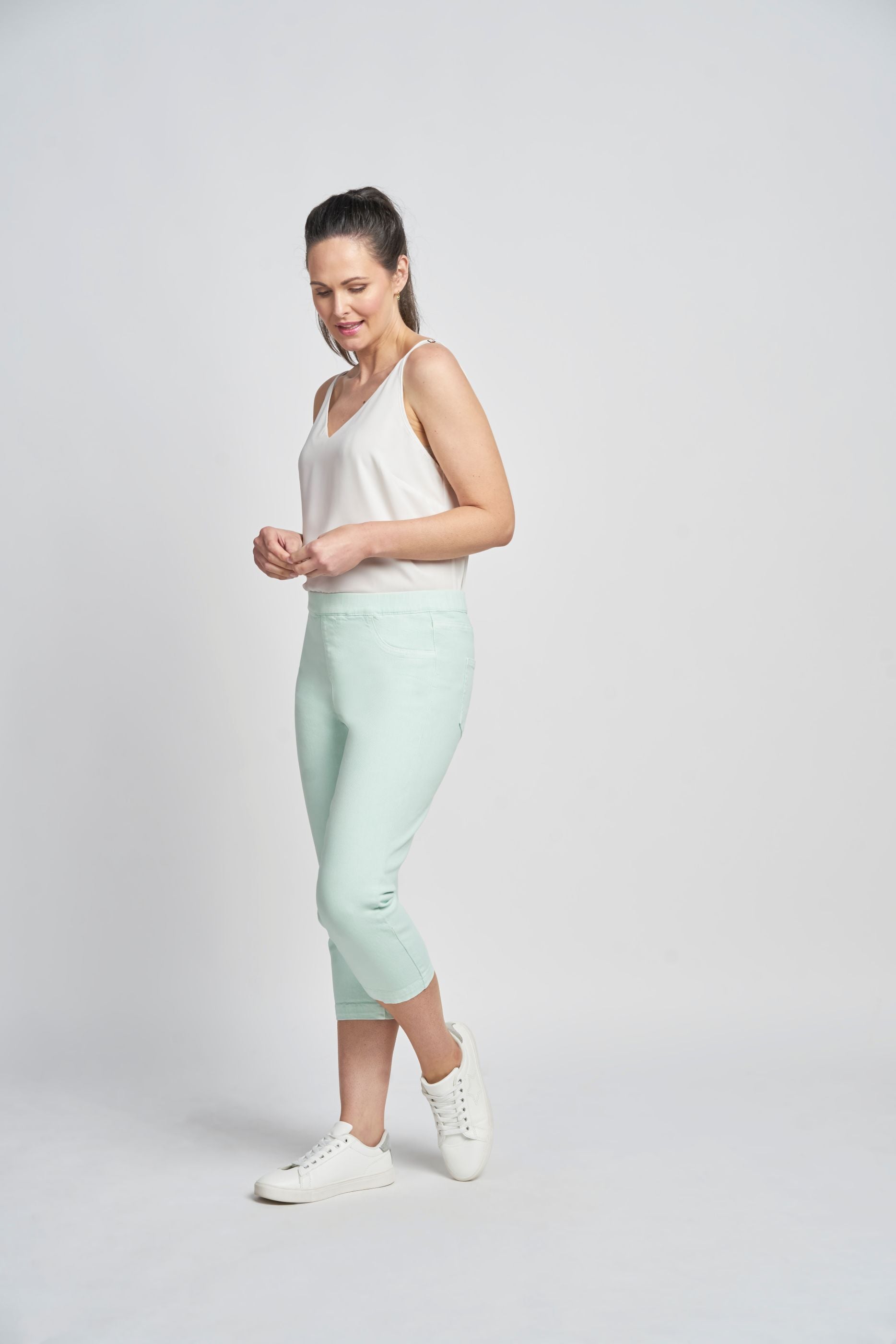 Pinns Stretch Crop Denim in White, Blue Mint green. 580c