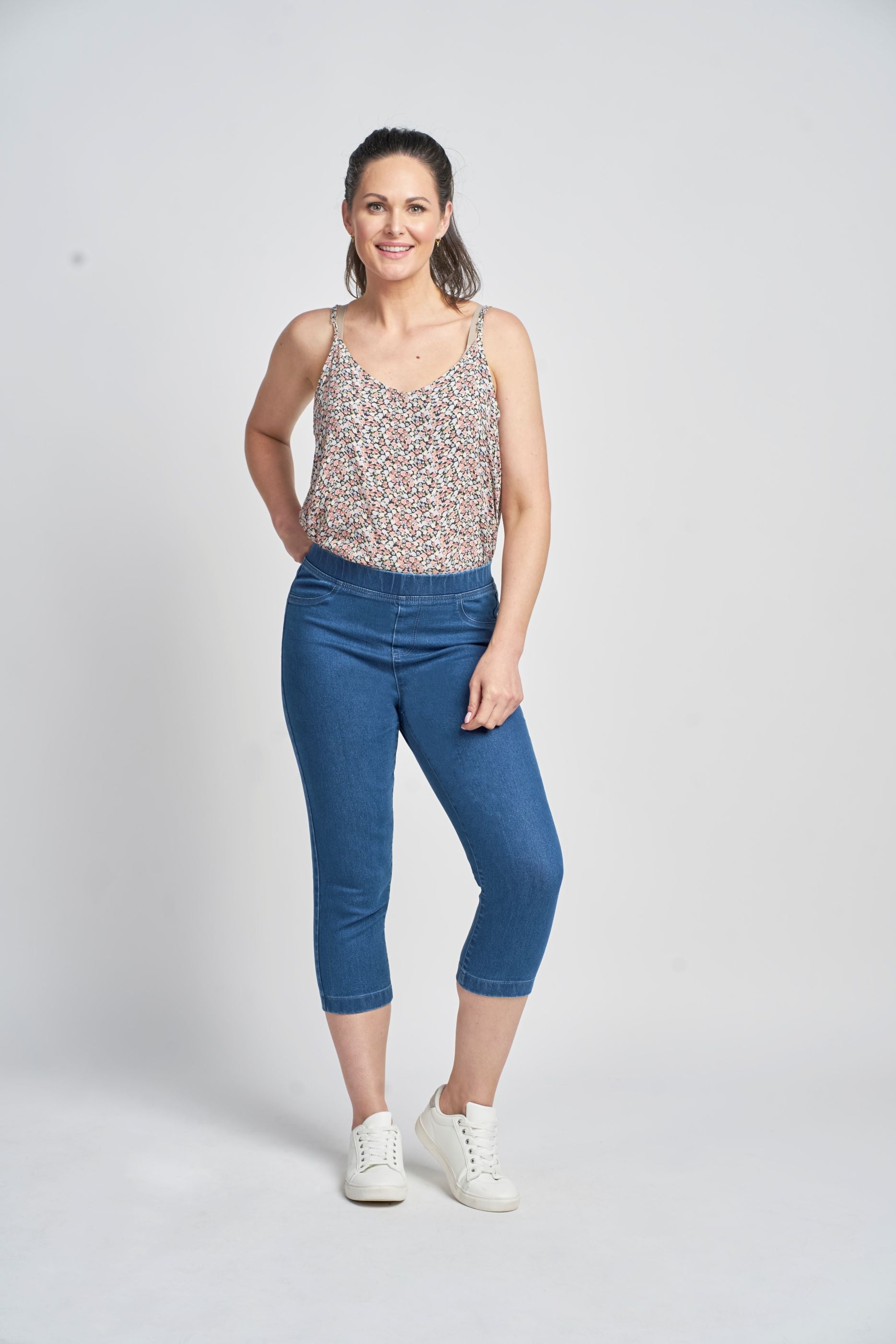 Pinns Stretch Crop Denim in White, Blue Mint green. 580c