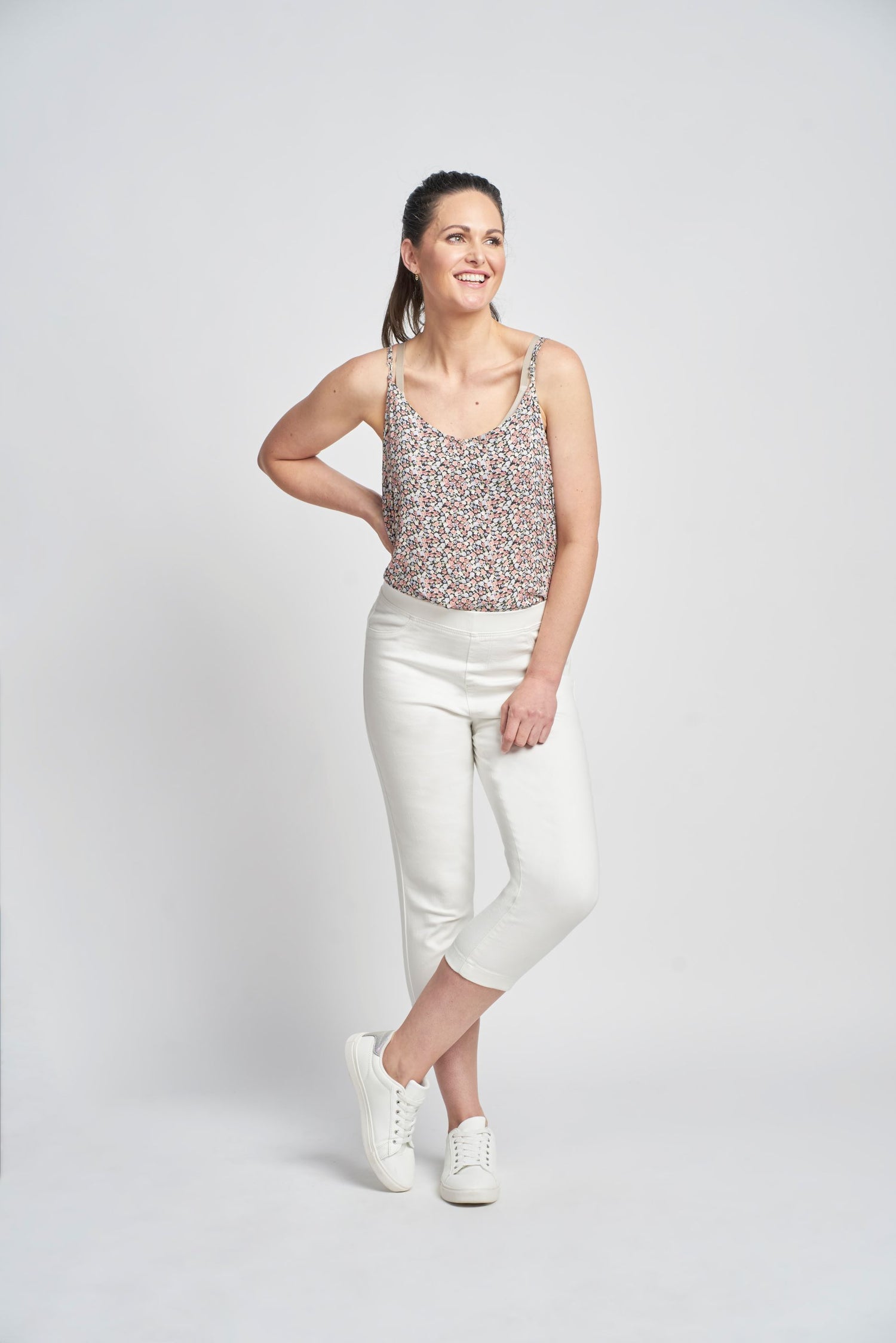 Pinns Stretch Crop Denim in White, Blue Mint green. 580c