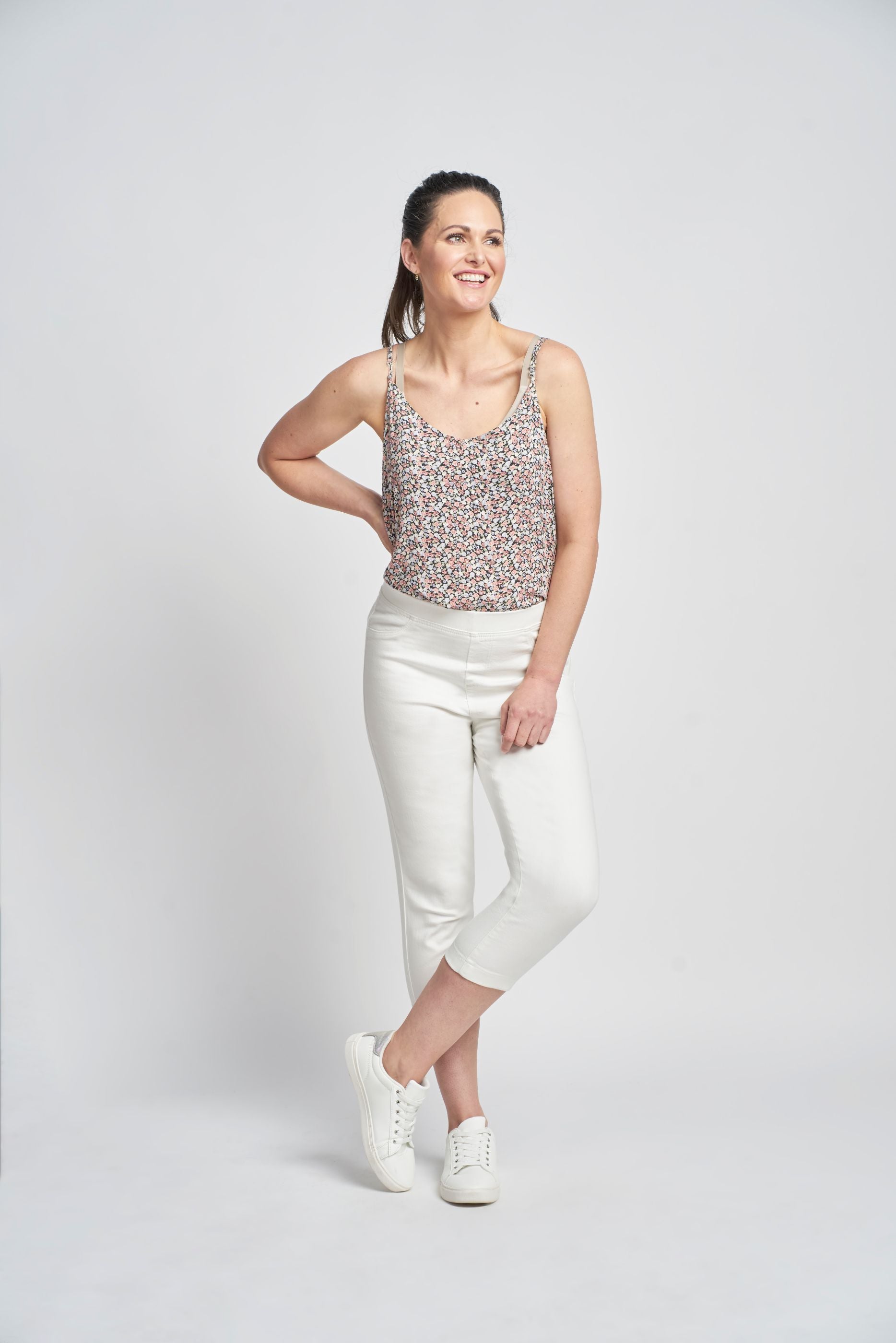 Pinns Stretch Crop Denim in White, Blue Mint green. 580c