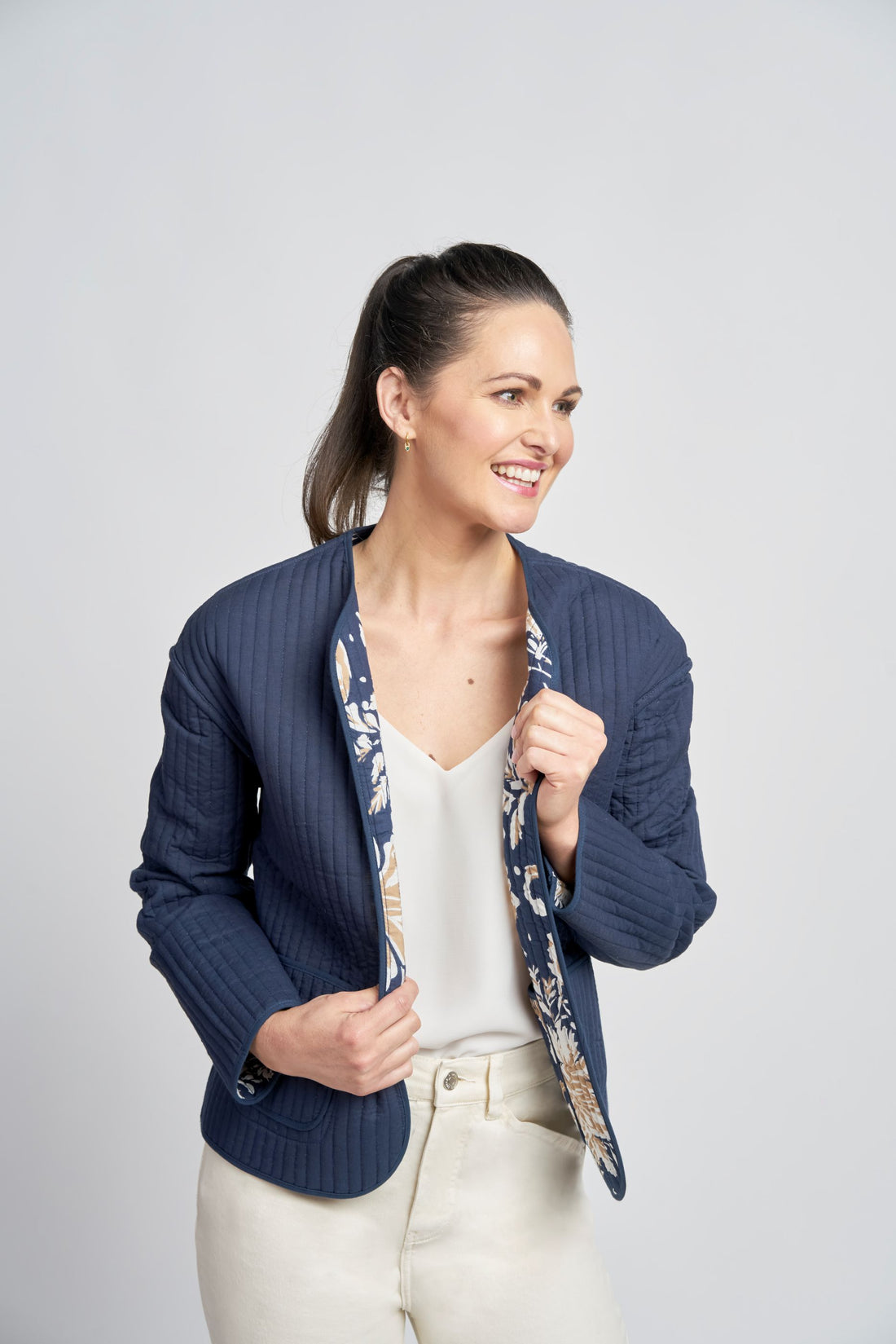 Pinns lightly quilted reversible jacket in navy and taupe paisley print  665Jk