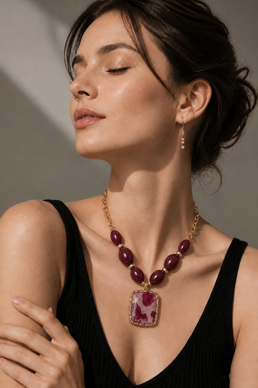 Marbled Pendant Statement Necklace