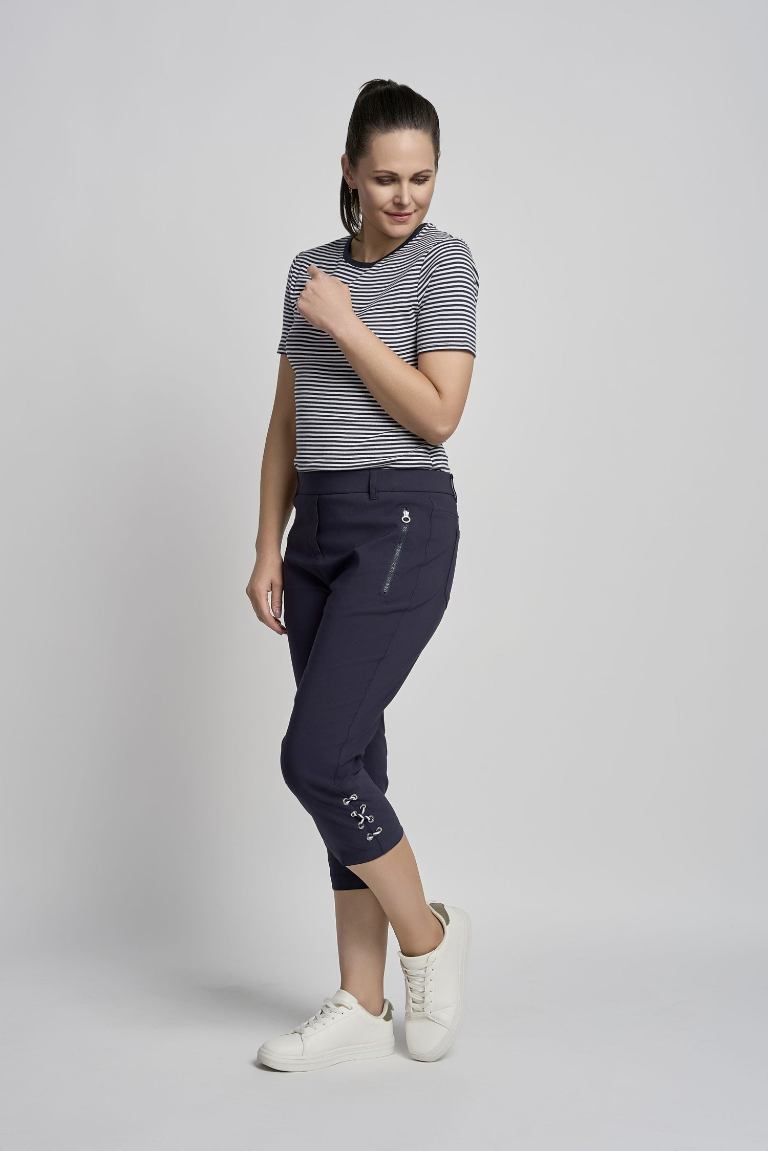 Pinns Bengaline Crop Trousers with Zip pockets and Hem Detail  724C