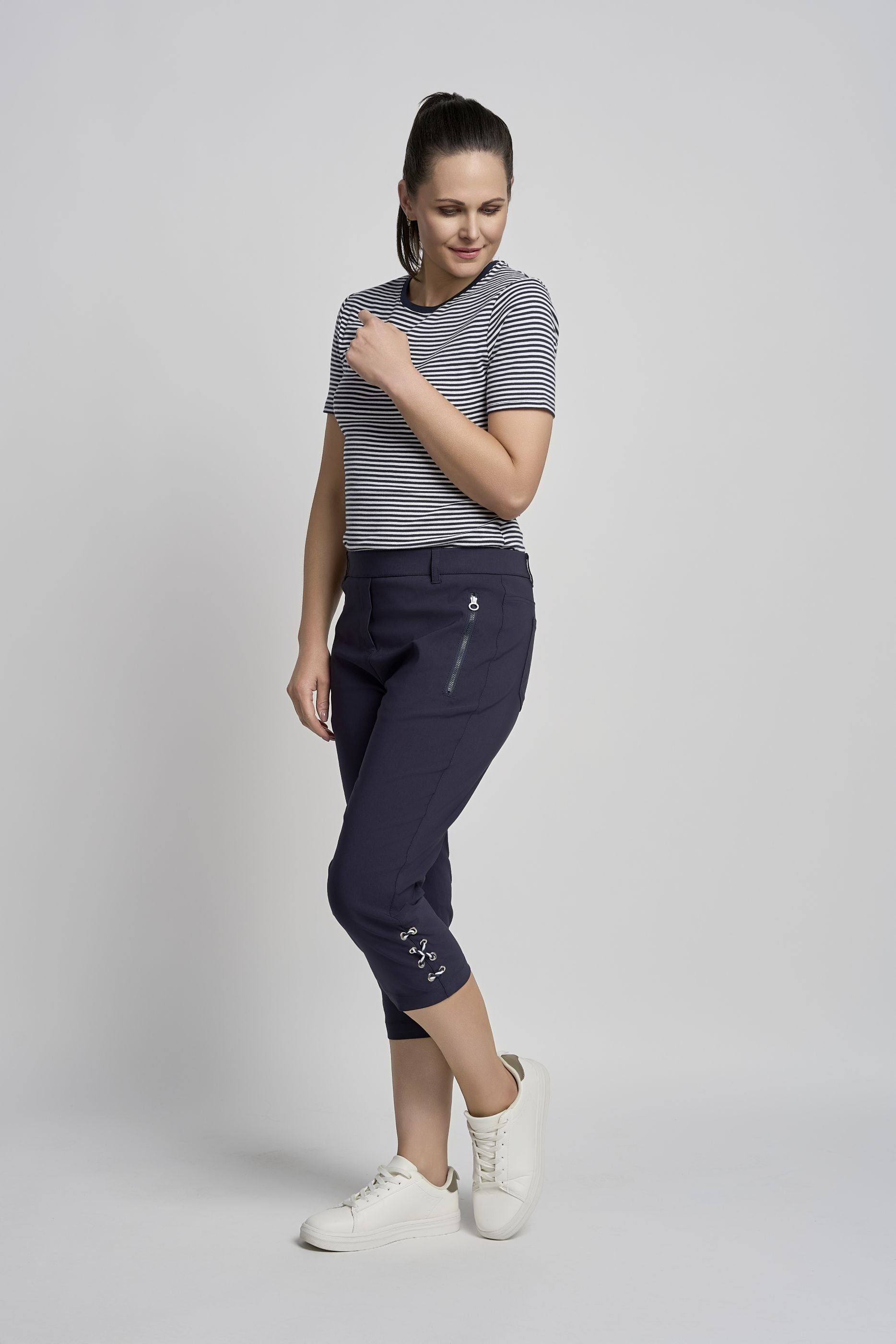 Pinns Bengaline Crop Trousers with Zip pockets and Hem Detail  724C