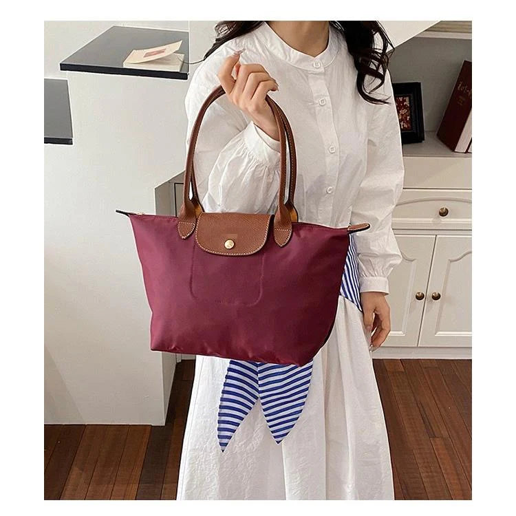 "Long Weekend" Tote Bag in Wine