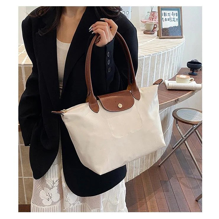 "Long Weekend" Tote bag in Cream